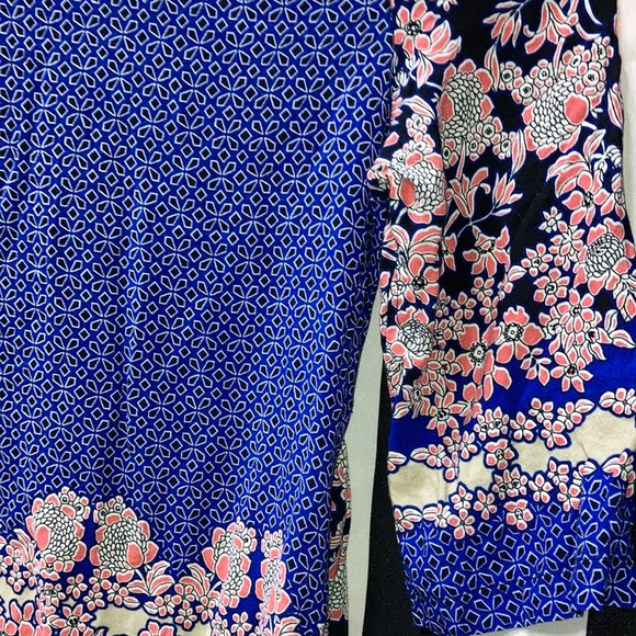 Blue and flowery dress - Picture 2 of 6